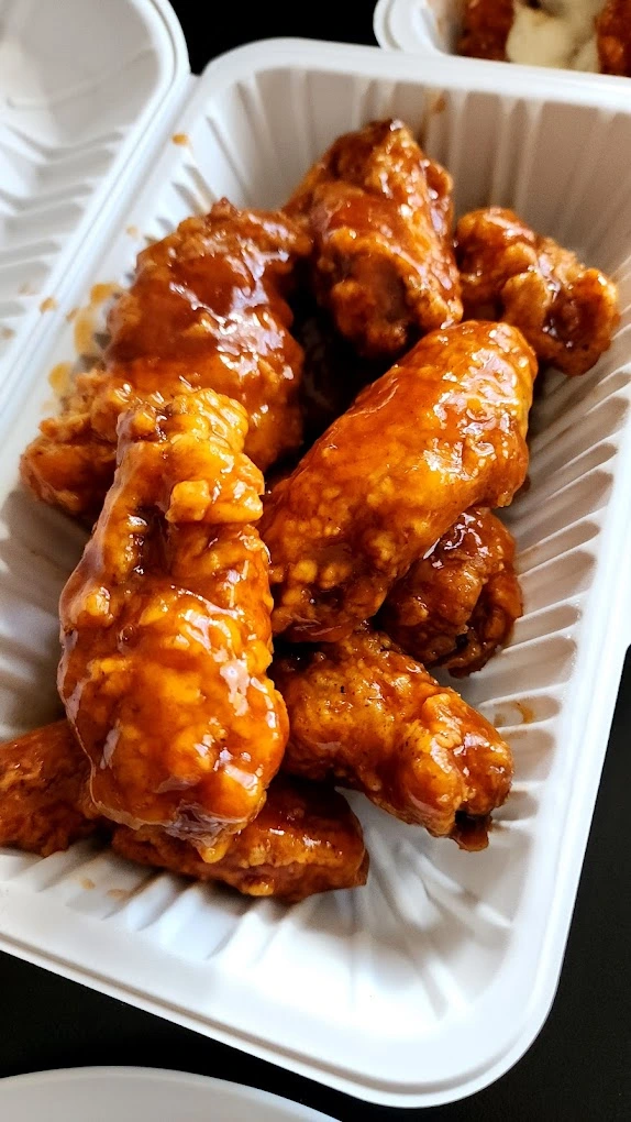 Fresh chicken wings at Wing Crafters London Ontario - Highbury Avenue location